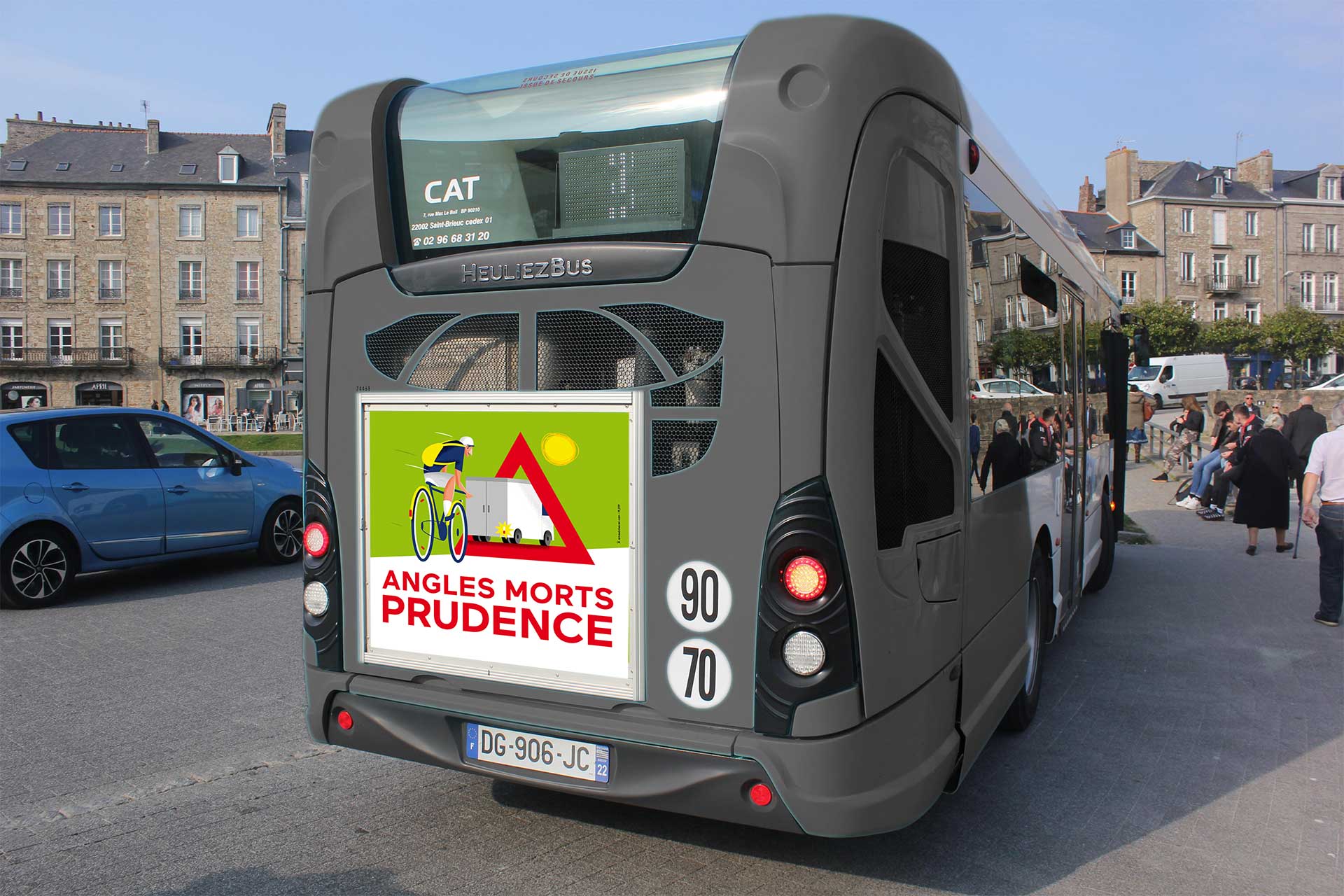 ville saint brieuc affiche bus prevention velo