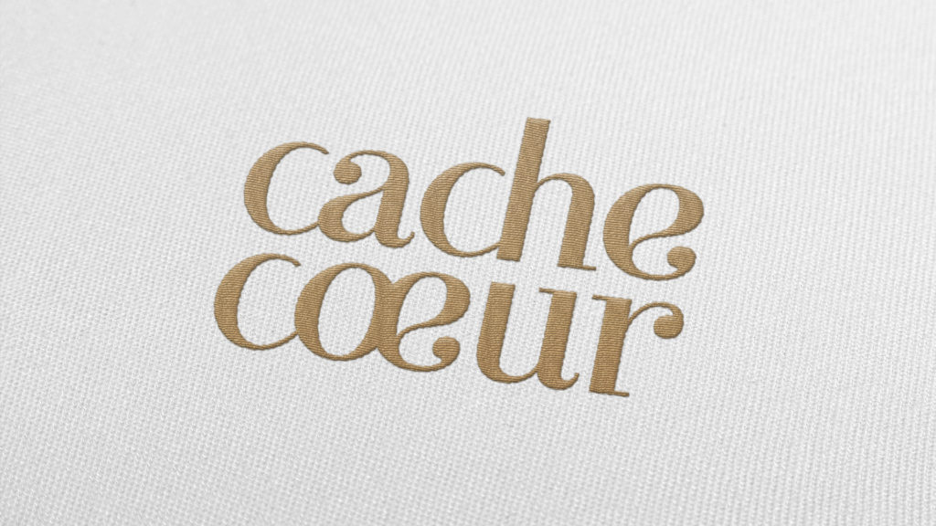 Cachecoeur marque sous vetement luxe logo identite visuelle