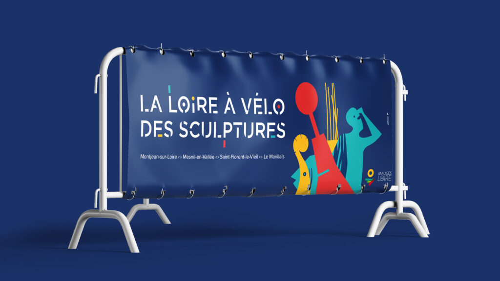 Mauges sur Loire Loire a velos des sculptures bache public Mauges sur Loire Loire a velos des sculptures bache public
